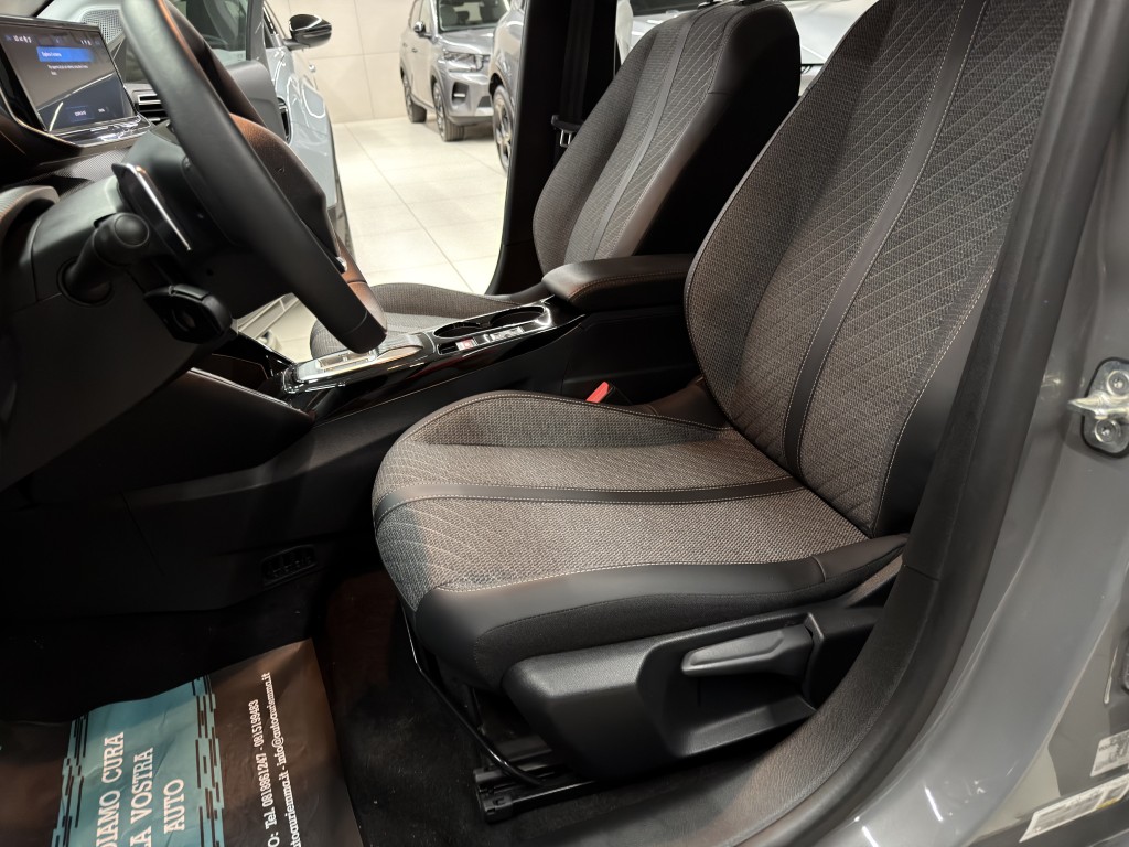 PEUGEOT 208 1200 HYBRID 110 CV ALLURE